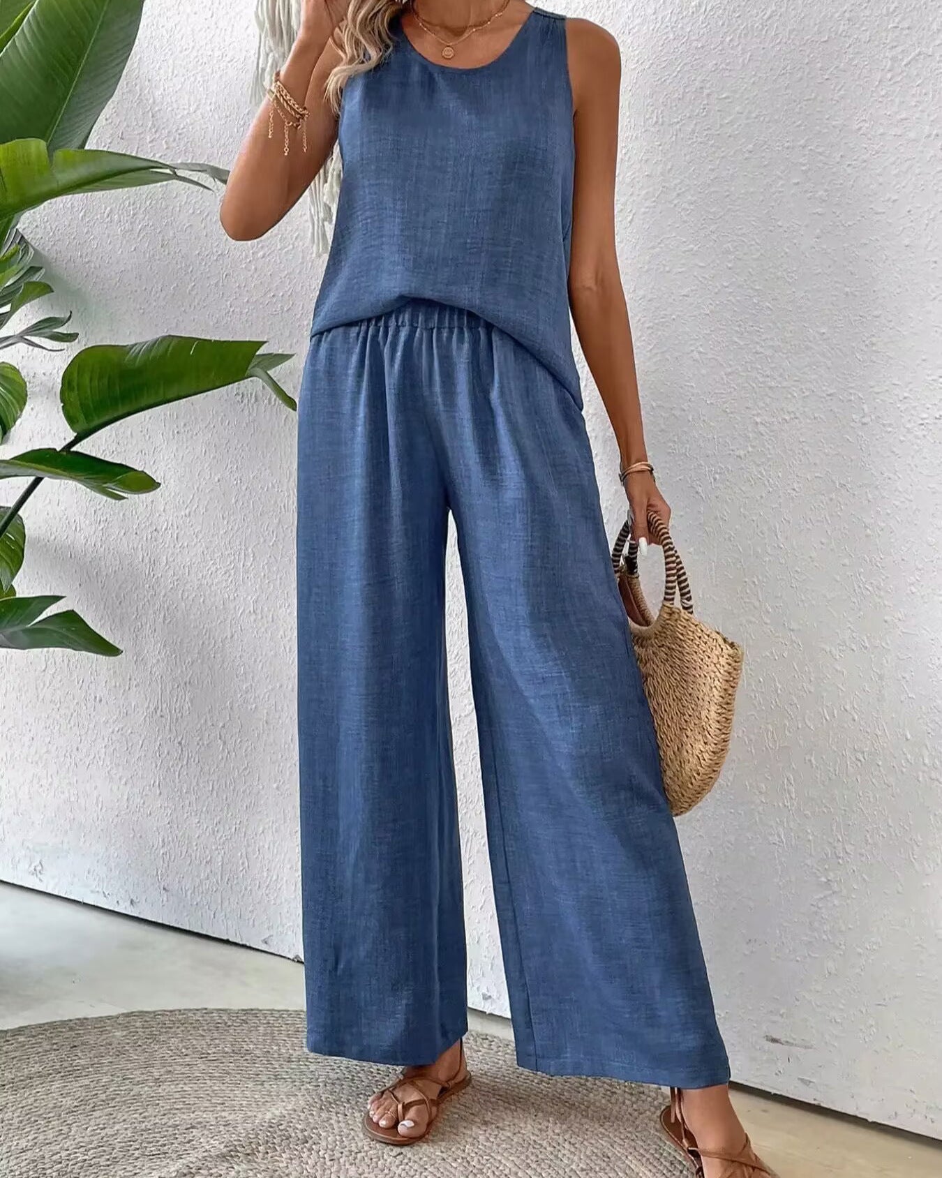 Women's Backless Lace Suit | Sleeveless Solid Color Set