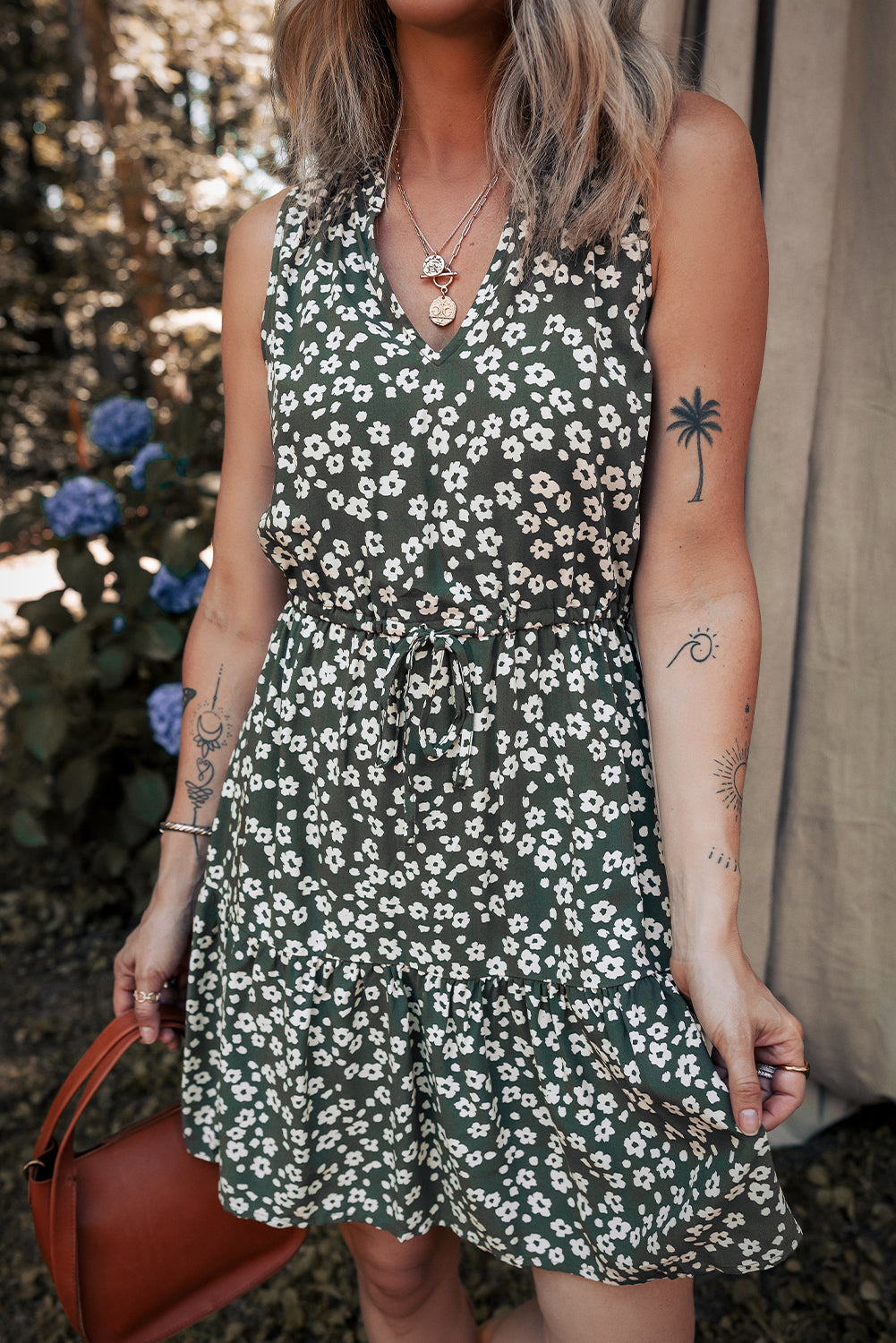 Women's Floral Print V-Neck Dress | Boho Sleeveless Maxi with Tie Waist